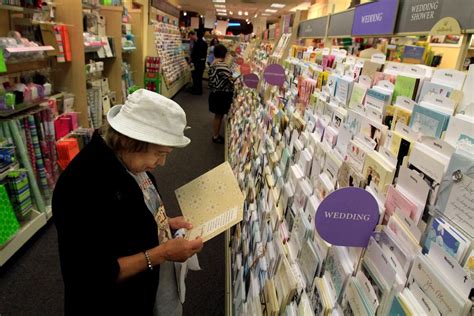 snopes are hallmark cards made in china